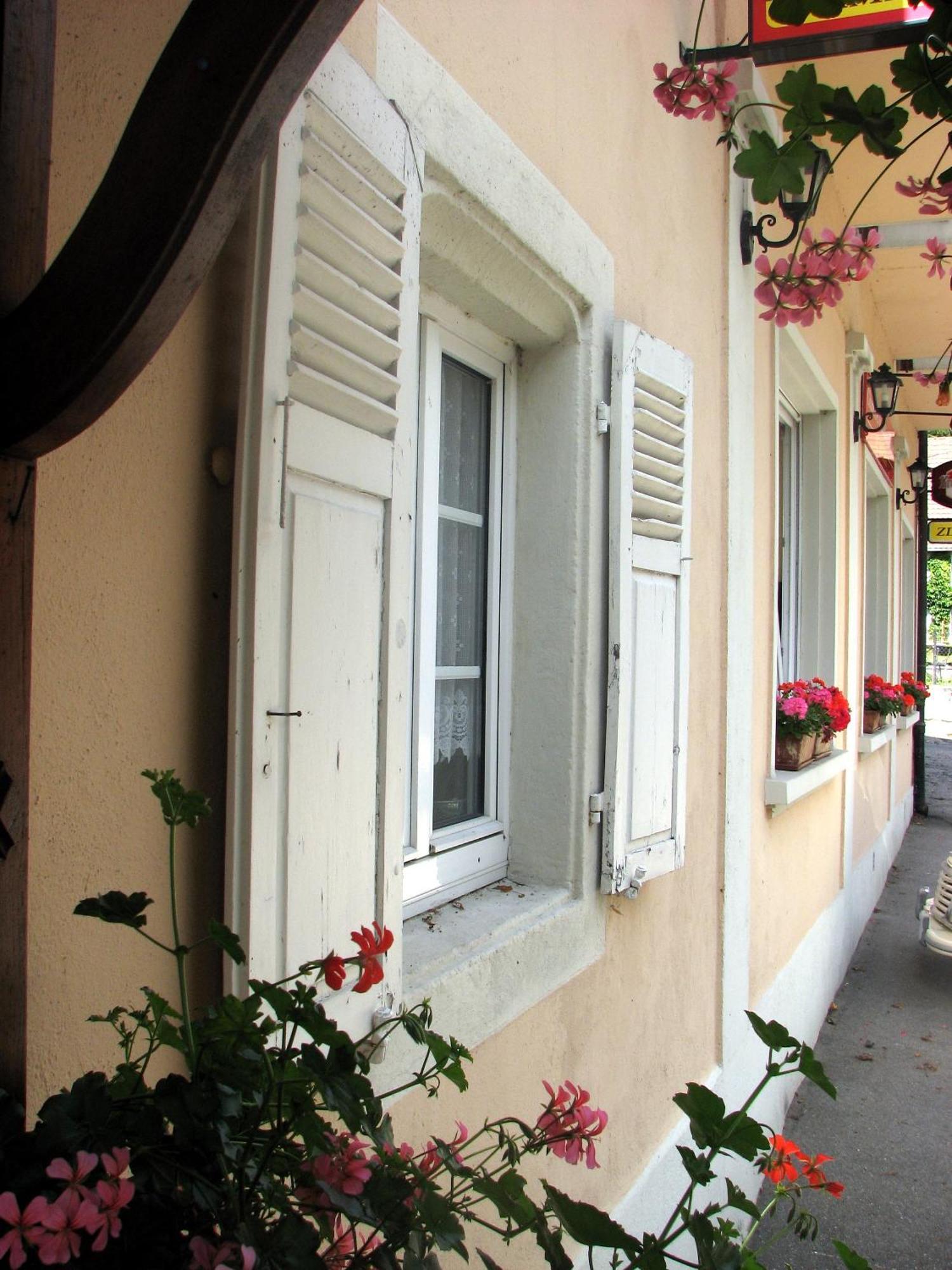 Le Soleil Bed & Breakfast Wildenstein ภายนอก รูปภาพ